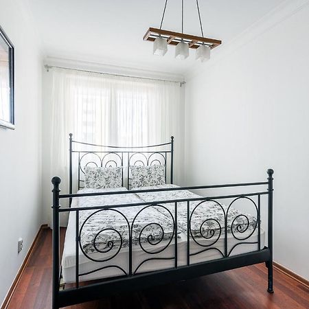 Bukowinska 12 Prywatne Mieszkanie 80M2 Z Dwiema Sypialniami I Balkonem 2X Bezplatne Miejsca Parkingowe Samodzielne Zameldowanie! Private Garage! Self Check-In System! Warsaw Luaran gambar