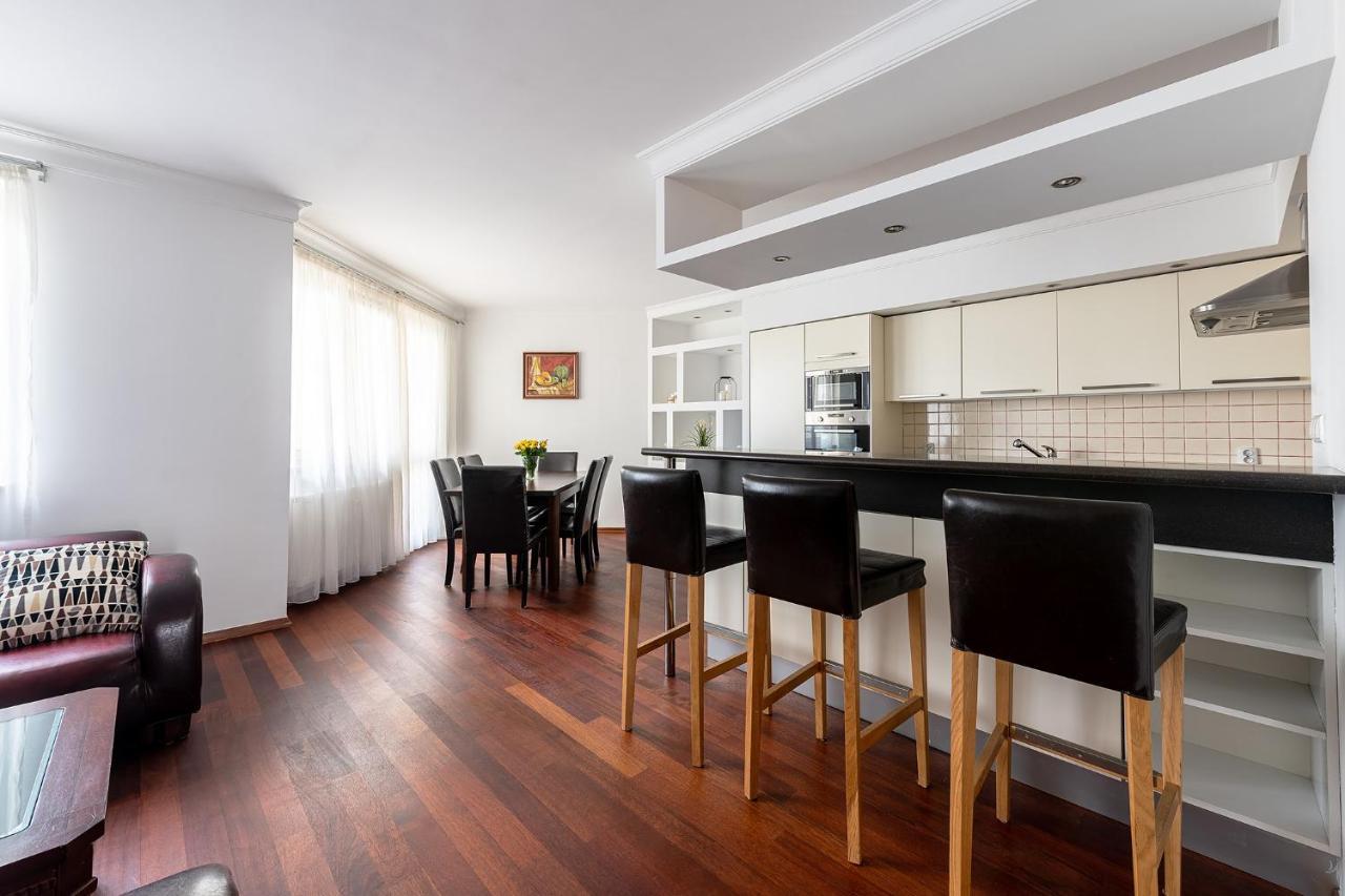 Bukowinska 12 Prywatne Mieszkanie 80M2 Z Dwiema Sypialniami I Balkonem 2X Bezplatne Miejsca Parkingowe Samodzielne Zameldowanie! Private Garage! Self Check-In System! Warsaw Luaran gambar