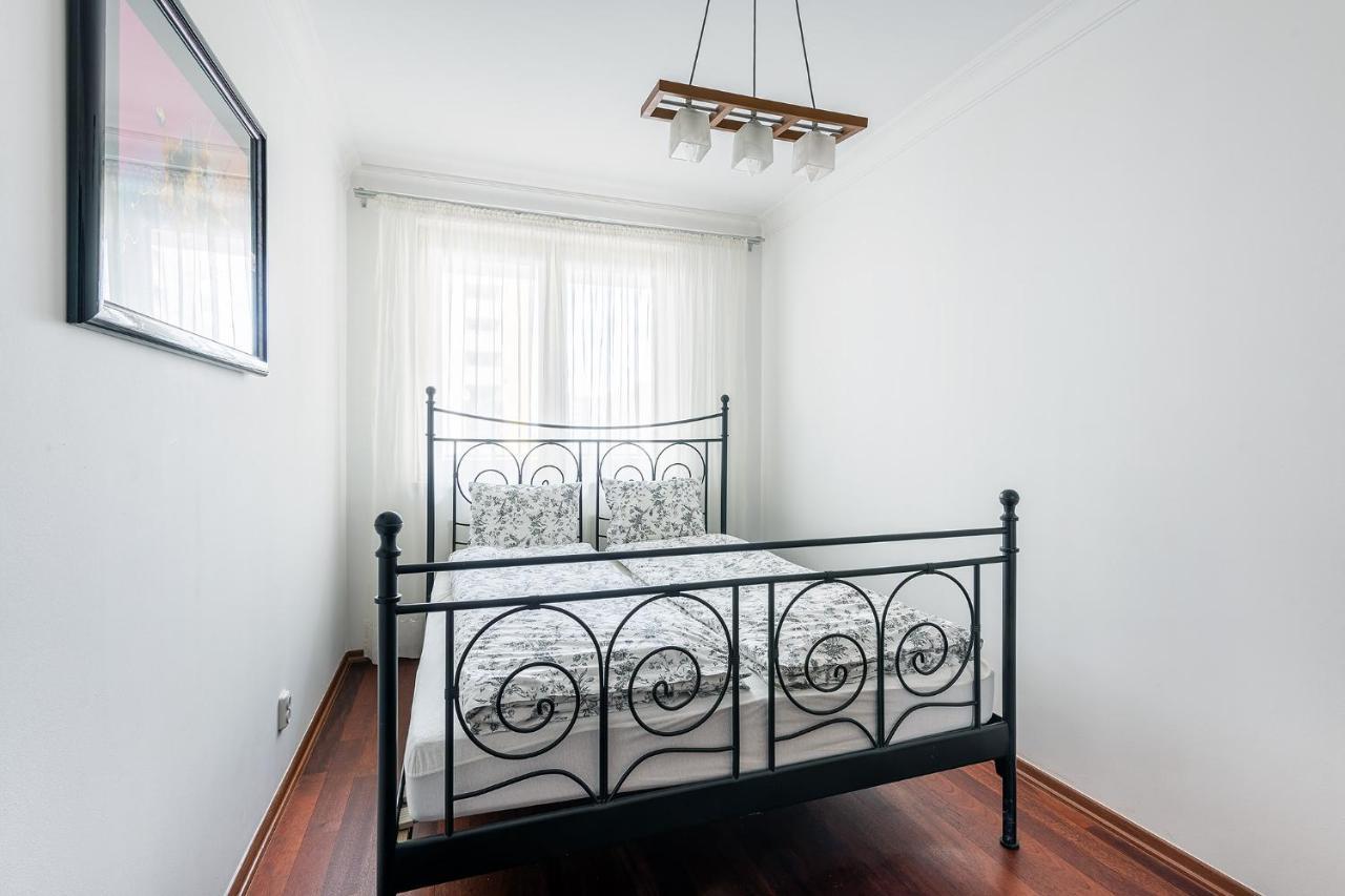 Bukowinska 12 Prywatne Mieszkanie 80M2 Z Dwiema Sypialniami I Balkonem 2X Bezplatne Miejsca Parkingowe Samodzielne Zameldowanie! Private Garage! Self Check-In System! Warsaw Luaran gambar