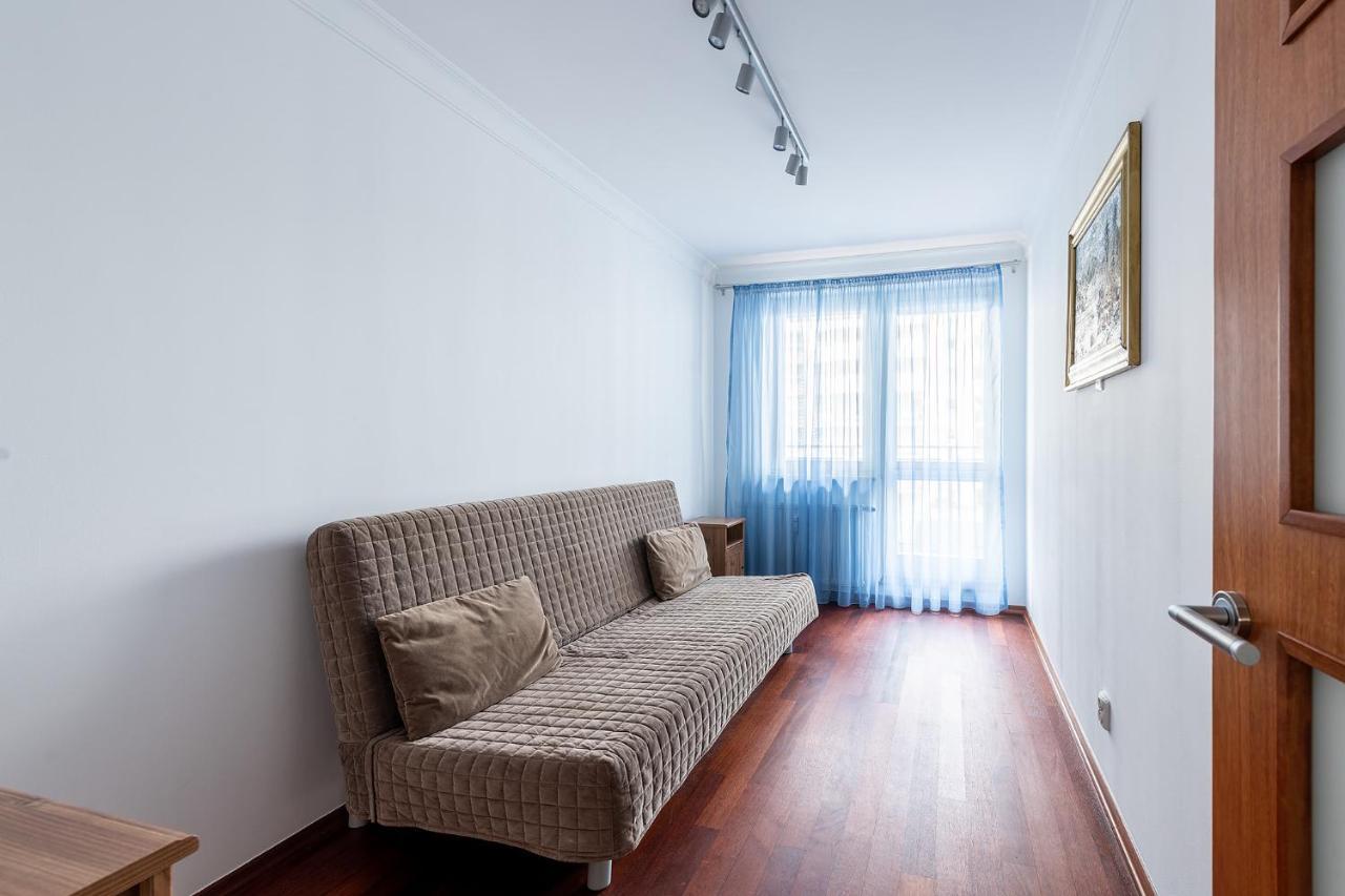 Bukowinska 12 Prywatne Mieszkanie 80M2 Z Dwiema Sypialniami I Balkonem 2X Bezplatne Miejsca Parkingowe Samodzielne Zameldowanie! Private Garage! Self Check-In System! Warsaw Luaran gambar