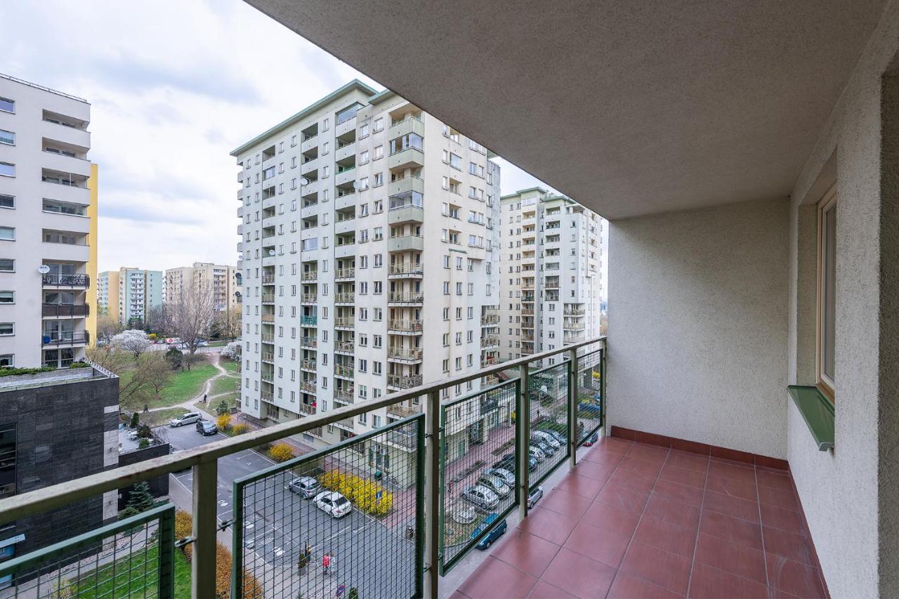 Bukowinska 12 Prywatne Mieszkanie 80M2 Z Dwiema Sypialniami I Balkonem 2X Bezplatne Miejsca Parkingowe Samodzielne Zameldowanie! Private Garage! Self Check-In System! Warsaw Luaran gambar